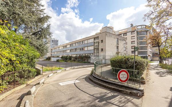 Appartement à vendre    2 pièces • 28,08 m2 Paris 13