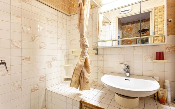 Appartement à vendre    2 pièces • 28,08 m2 Paris 13