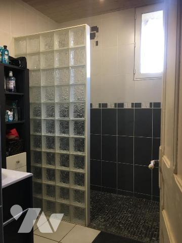 GRANDE MAISON D'HABITATION EN BON ETAT AVEC BEAU TERRAIN ET PETIT LOCATIF