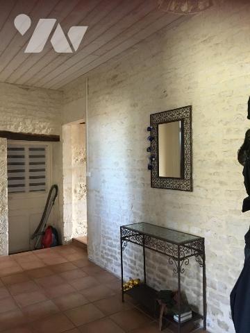 GRANDE MAISON D'HABITATION EN BON ETAT AVEC BEAU TERRAIN ET PETIT LOCATIF