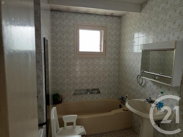 Maison à vendre  7 pièces - 225 m2 L HOUMEAU - 17