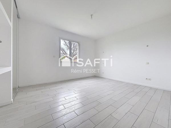A vendre belle villa moderne avec dépendance de 200m²