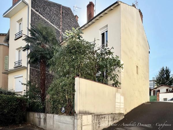 CHAMALIÈRES – MAISON DE FAMILLE EN PIERRE – 215 M² – 5 CHAMBRES – JARDINET – GARAGE