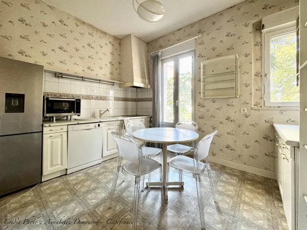 CHAMALIÈRES – MAISON DE FAMILLE EN PIERRE – 215 M² – 5 CHAMBRES – JARDINET – GARAGE