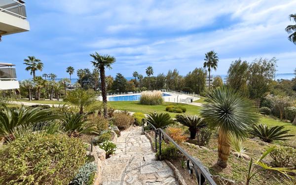 Appartement à vendre    2 pièces • 42,58 m2 Vallauris