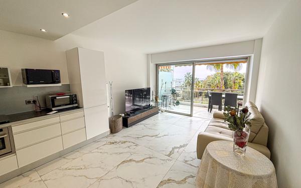 Appartement à vendre    2 pièces • 42,58 m2 Vallauris