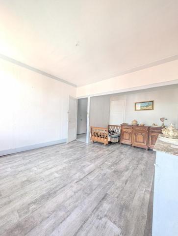 Appartement
         2 pièces
        - 63 m² 63 000 € *