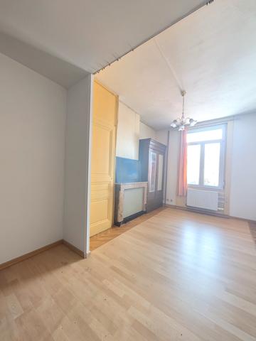 Appartement
         2 pièces
        - 63 m² 63 000 € *
