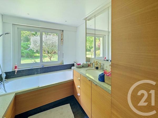 Maison à vendre  6 pièces - 215 m 2   PLOEMEUR  - 56