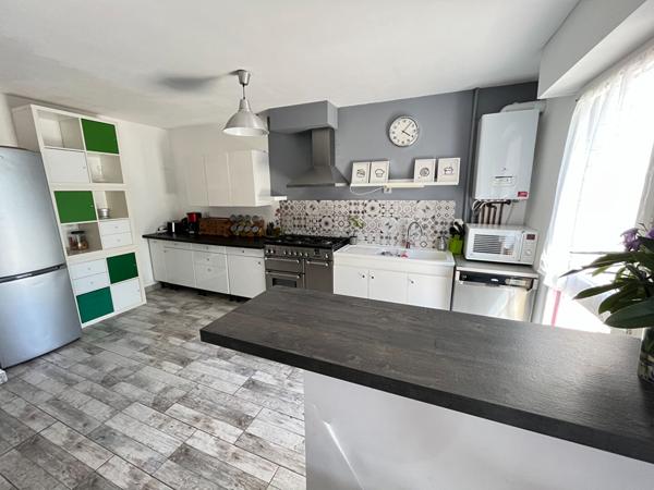 Hypercentre ! Maison Bruz 6 pièces environ 115 m2 (132 au sol) - Jardin plein SUD au calme -