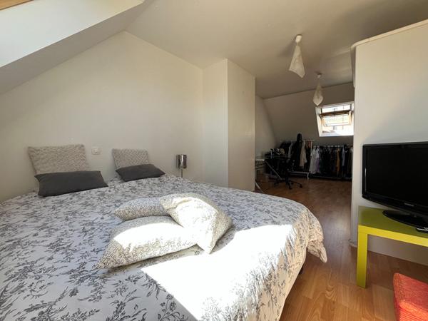 Hypercentre ! Maison Bruz 6 pièces environ 115 m2 (132 au sol) - Jardin plein SUD au calme -