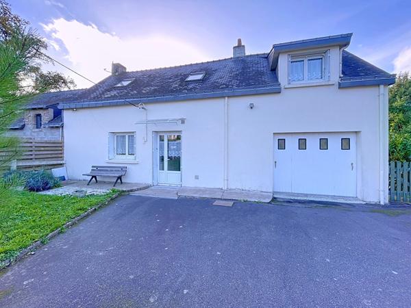 À vendre - Maison située à Marzan, 4 pièces, 80 m2 à rénover.