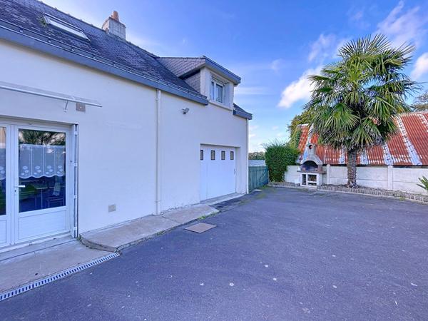 À vendre - Maison située à Marzan, 4 pièces, 80 m2 à rénover.