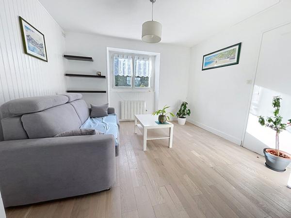 À vendre - Maison située à Marzan, 4 pièces, 80 m2 à rénover.