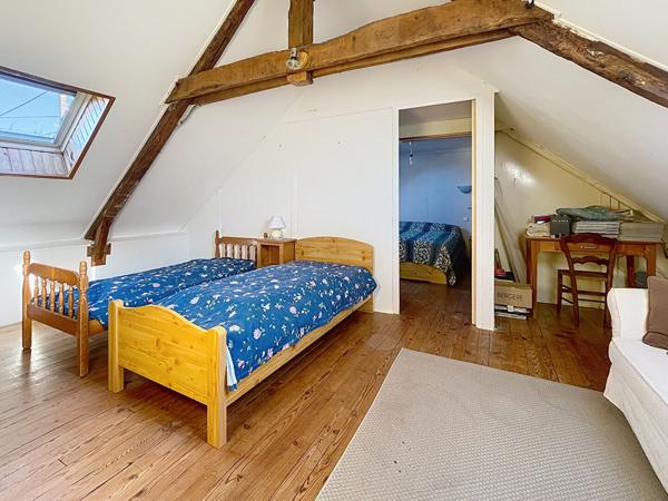 À vendre - Maison située à Marzan, 4 pièces, 80 m2 à rénover.