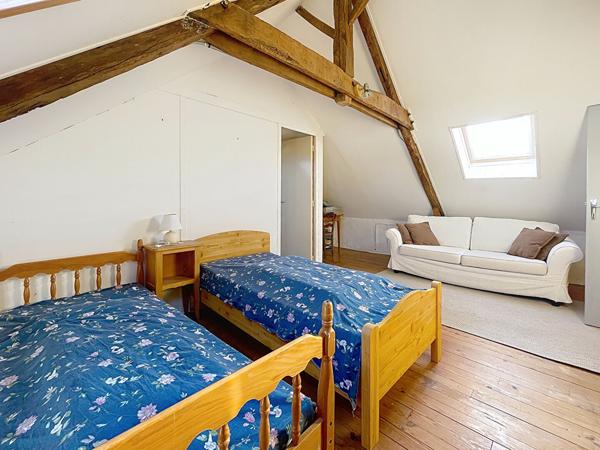 À vendre - Maison située à Marzan, 4 pièces, 80 m2 à rénover.