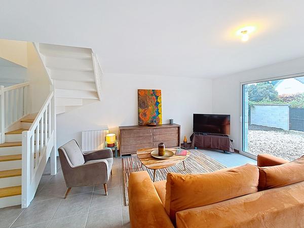 Maison familiale 3 chambres entièrement rénovée de 100 m² avec jardin et grande suite parentale au RDC