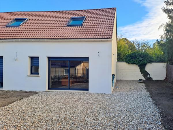 Maison familiale 3 chambres entièrement rénovée de 100 m² avec jardin et grande suite parentale au RDC