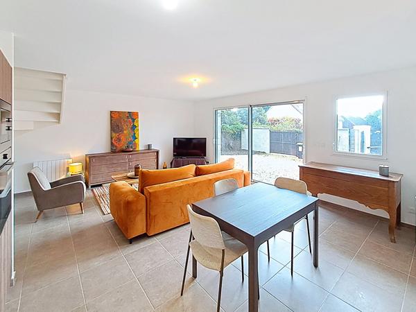 Maison familiale 3 chambres entièrement rénovée de 100 m² avec jardin et grande suite parentale au RDC