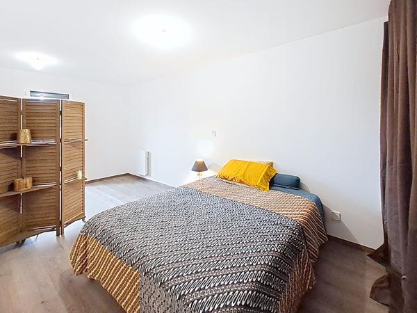 Maison familiale 3 chambres entièrement rénovée de 100 m² avec jardin et grande suite parentale au RDC