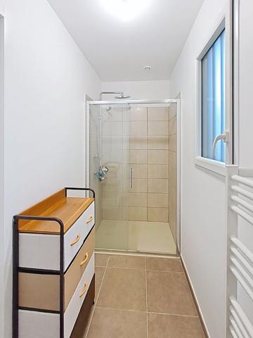 Maison familiale 3 chambres entièrement rénovée de 100 m² avec jardin et grande suite parentale au RDC