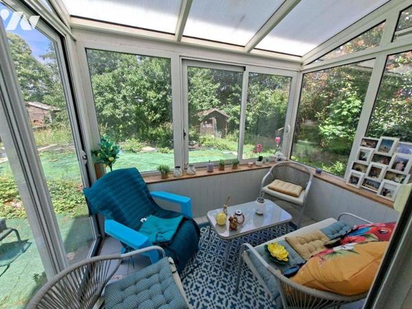 HAUTE VILLE - Maison d'habitation composée d'un séjour, un salon ou chambre, cuisine aménagée é...