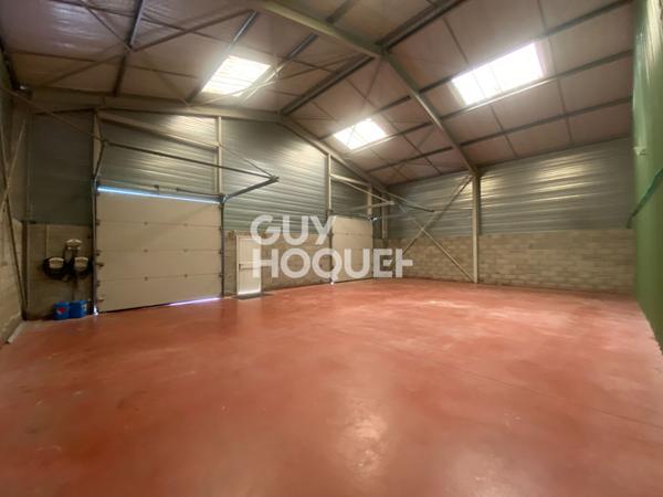 ENTREPOT A LOUER de 190 m² - ETOILE SUR RHONE