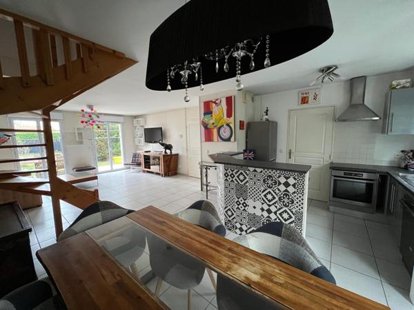 Maison individuelle, 110 m2, 4 chambres, garage.