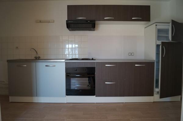 A LOUER, T2 REFAIT A NEUF AU COEUR DE BRISSAC QUINCE