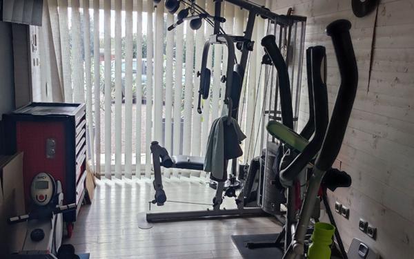 Maison à vendre    6 pièces •  Écaquelon