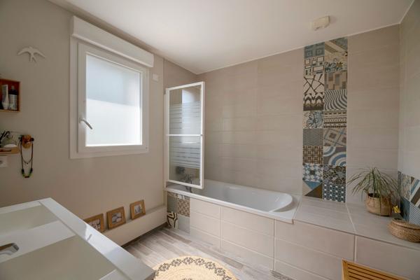 Maison Thorigne-fouillard PAS DE VIS A VIS / JARDIN VERDOYANT / CHAMBRE EN BAS / SEJOUR TRAVERSANT.