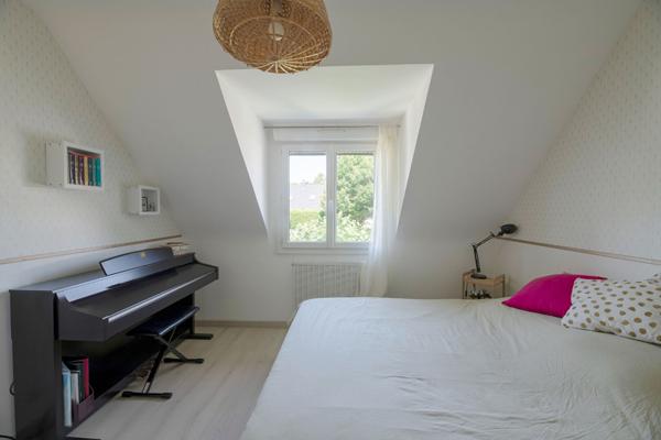 Maison Thorigne-fouillard PAS DE VIS A VIS / JARDIN VERDOYANT / CHAMBRE EN BAS / SEJOUR TRAVERSANT.