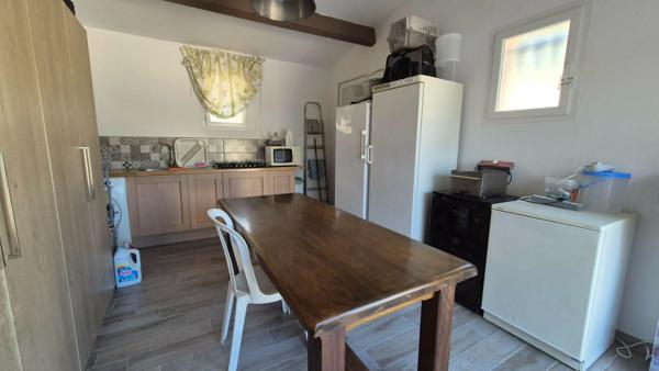POUSSAN ? Superbe villa de plain-pied 120 m² avec piscine et terrain de 1 300 m²