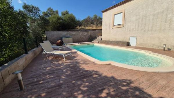 POUSSAN ? Superbe villa de plain-pied 120 m² avec piscine et terrain de 1 300 m²