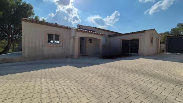 POUSSAN ? Superbe villa de plain-pied 120 m² avec piscine et terrain de 1 300 m²