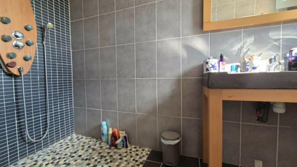 POUSSAN ? Superbe villa de plain-pied 120 m² avec piscine et terrain de 1 300 m²