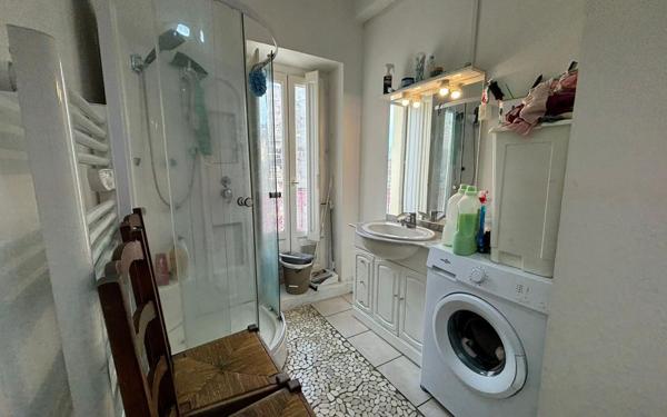 Immeuble à vendre    10 pièces •  Béziers