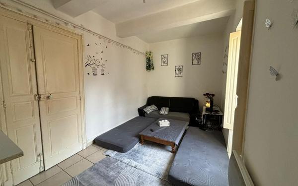 Immeuble à vendre    10 pièces •  Béziers
