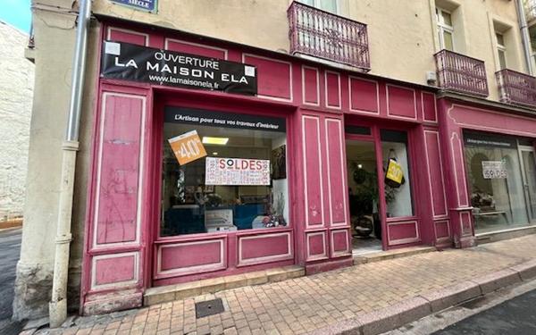 Immeuble à vendre    10 pièces •  Béziers