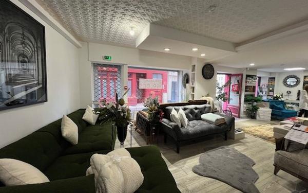 Immeuble à vendre    10 pièces •  Béziers