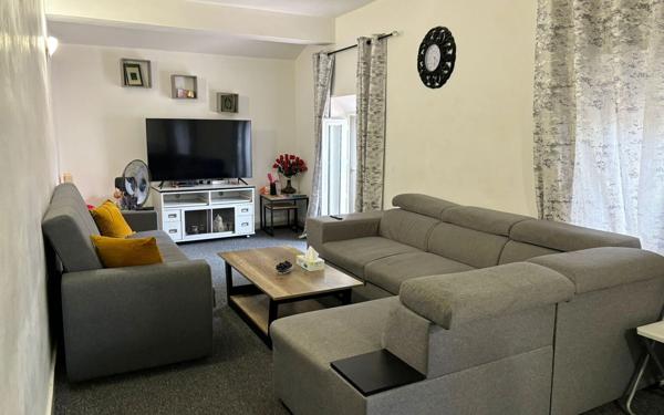 Immeuble à vendre    10 pièces •  Béziers