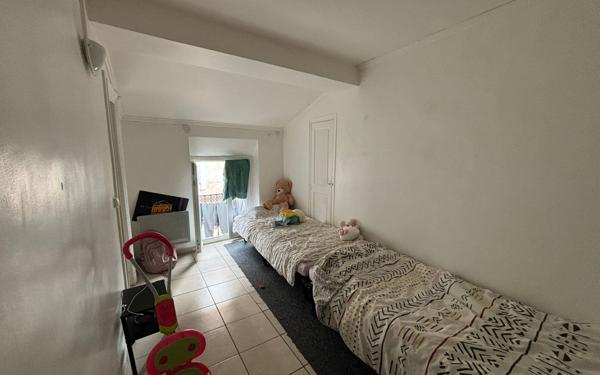 Immeuble à vendre    10 pièces •  Béziers