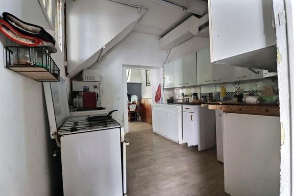 Ancône, maison de village à rénover