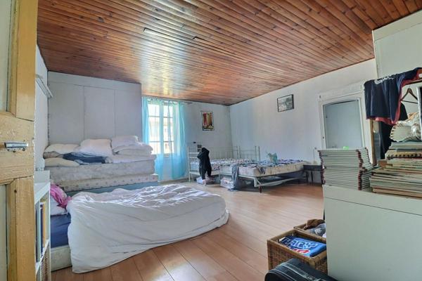 Ancône, maison de village à rénover