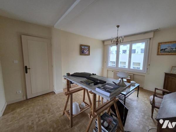 LILLE VAUBAN - APPARTEMENT DE 112 M2 AVEC GARAGE, CAVES, BALCON ET  ASCENSEUR