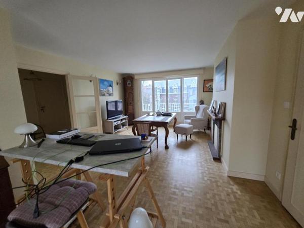 LILLE VAUBAN - APPARTEMENT DE 112 M2 AVEC GARAGE, CAVES, BALCON ET  ASCENSEUR