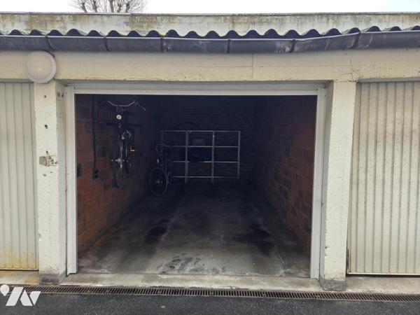 LILLE VAUBAN - APPARTEMENT DE 112 M2 AVEC GARAGE, CAVES, BALCON ET  ASCENSEUR