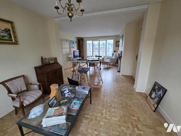 LILLE VAUBAN - APPARTEMENT DE 112 M2 AVEC GARAGE, CAVES, BALCON ET  ASCENSEUR