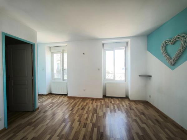 Maison de village 130m² et 62m² de potentiel -3 chambres-Bureau-caves
