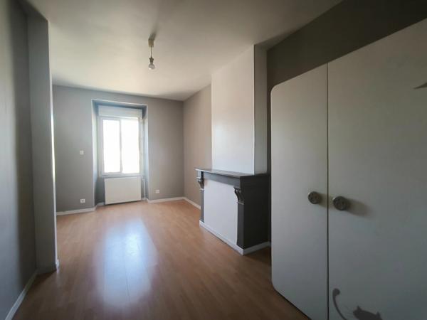 Maison de village 130m² et 62m² de potentiel -3 chambres-Bureau-caves